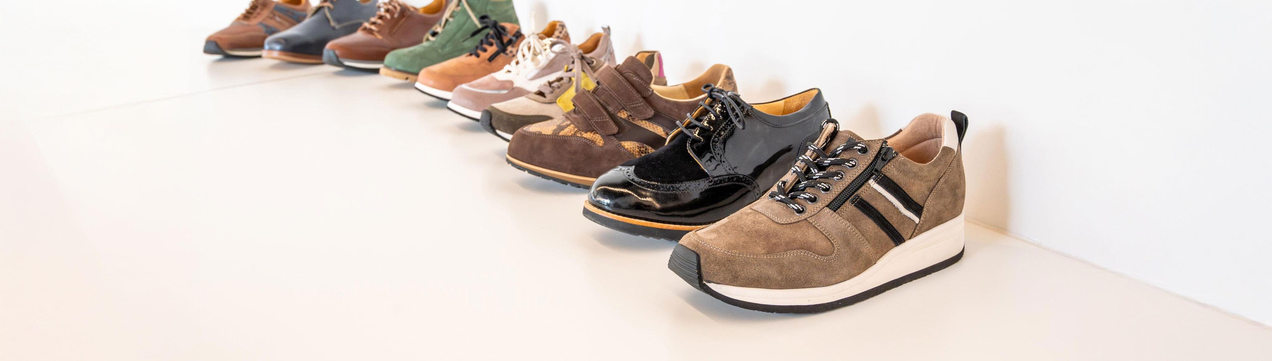 Modieuze Orthopedische Damesschoenen en Sneakers Een stijlvolle rij van moderne en comfortabele orthopedische damesschoenen die perfecte ondersteuning bieden.