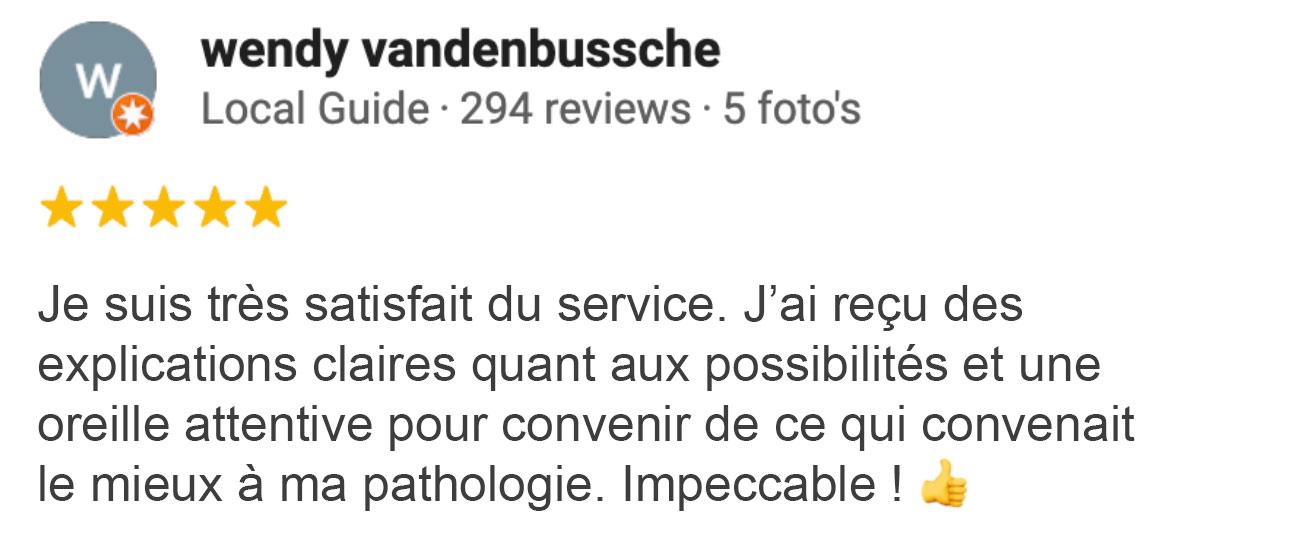 Évaluation positive d\'une patiente satisfaite des explications claires et des solutions adaptées à sa pathologie.